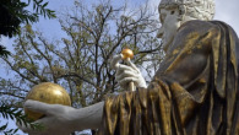 O reproducere a statuii lui Constantin, de 13 metri înălţime, a fost dezvelită marţi la Roma. Foto: Profimedia | Poza 2 din 14