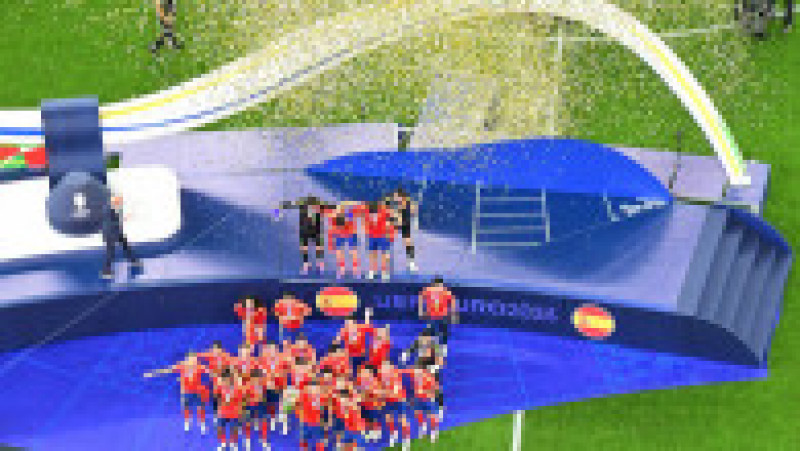 Selecţionata Spaniei a câştigat Campionatul European de fotbal - EURO 2024, duminică seara, pe Olympiastadion din Berlin, după ce a învins Anglia în finală, cu scorul de 2-1 (0-0). FOTO: Profimedia Images | Poza 17 din 23