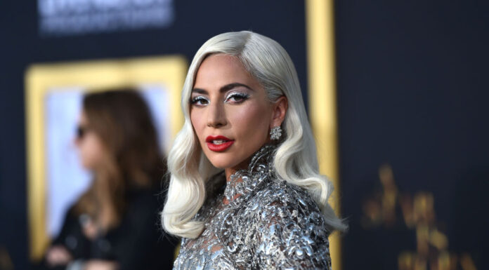 Lady Gaga, în lacrimi, denunţă acţiunile ICE, în concert la Tokyo: „Sunt distruse vieţi sub ochii noştri”