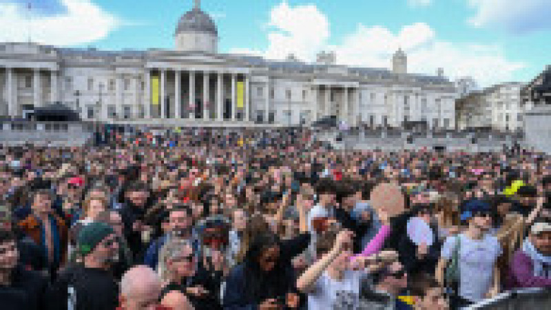Sute de mii de persoane au participat sâmbătă la un protest în centrul Londrei împotriva extremei drepte, organizat de Together Alliance, pe fondul tensiunilor legate de discursul anti-imigrație și mobilizarea grupărilor radicale. Foto Profimedia | Poza 8 din 9