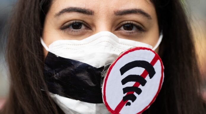 Iranul se reconectează la internet: președintele Pezeshkian a dat ordinul de redeschidere a accesului, după 90 de zile de izolare