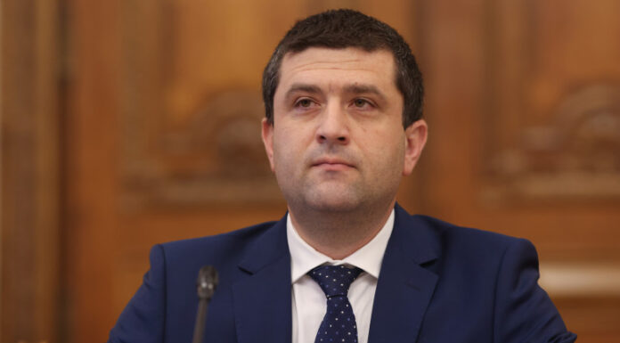 Radu Miruță: Moțiunea este o confruntare între un mod vechi și unul nou de a face politică, nu e despre Ilie Bolojan