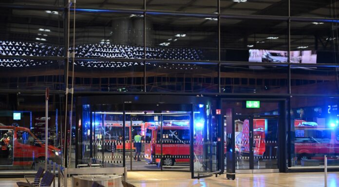 Aeroportul din Berlin a suspendat temporar zborurile din cauza apariției unei drone