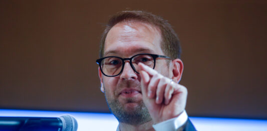 Comisia de la Veneția, întrebată despre legalitatea amendamentului care l-a lăsat pe Dominic Fritz fără mandatul de primar