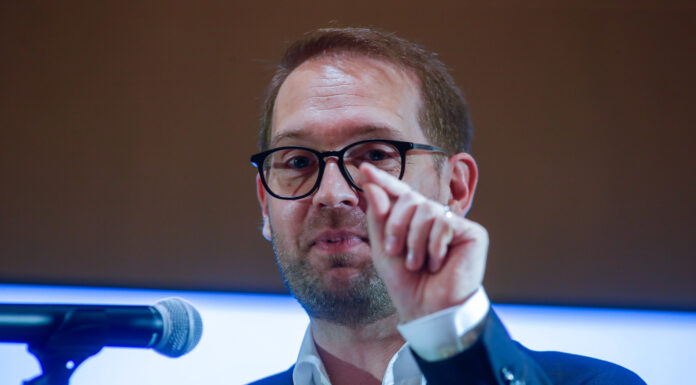 Comisia de la Veneția, întrebată despre legalitatea amendamentului care l-a lăsat pe Dominic Fritz fără mandatul de primar