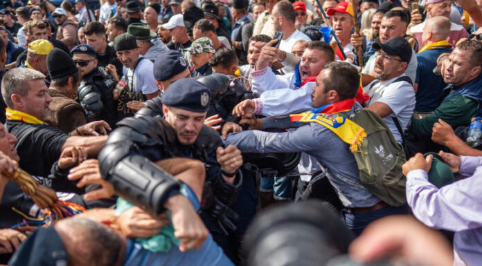 Încă patru instigatori de la protestul violent din Piața Victoriei, arestați pentru 30 de zile. Unul a primit arest miercuri