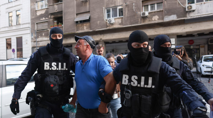 Percheziții în București și 15 județe după protestul ciobanilor în Piața Victoriei. Procurorii cer arestarea a zece persoane