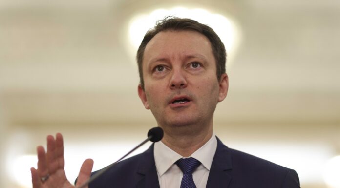 Promisiunile Guvernului Mureșan: pensii mai mari și TVA redus. Când s-ar putea aplica măsurile