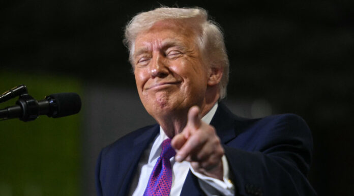 Trump, acuzat de propagandă ilegală după o reclamă plătită din bani publici: „Voi plătiți factura”