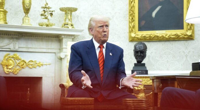Trump enunţă 25 de „realizări” ale mandatului său înaintea alegerilor intermediare şi propune redenumirea Inteligenţei Artificiale
