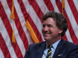 Tucker Carlson susține că Trump trebuie destituit din funcție în temeiul celui de-al 25-lea amendament