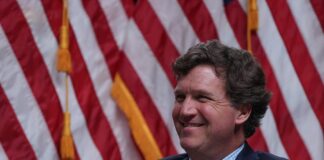 Tucker Carlson susține că Trump trebuie destituit din funcție în temeiul celui de-al 25-lea amendament