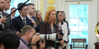 Administraţia Trump va contesta decizia unui judecător federal care a restabilit accesul la Casa Albă pentru CNN, MS NOW şi Politico