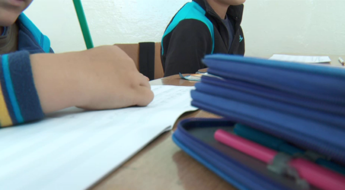 Diferențe majore între școala japoneză și cea din România: Elevii nu sunt scoși la tablă, nu dau teze. Tot ei fac curățenie