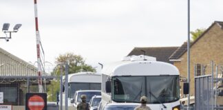 Doi suspecți arestați pentru spionaj în favoarea Iranului, după incidentul de la baza britanică de la Fairford