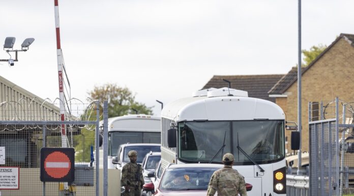 Doi suspecți arestați pentru spionaj în favoarea Iranului, după incidentul de la baza britanică de la Fairford