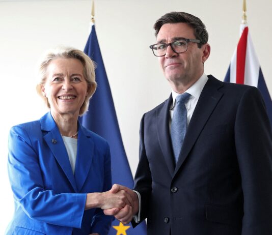 Marea Britanie și UE au convenit organizarea unui summit de „resetare” a Brexitului. „Este o discuție pe care trebuie să o purtăm”