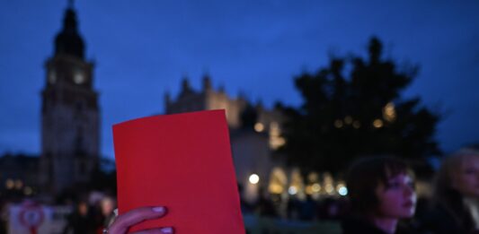 Proteste pentru dreptul la avort în Polonia. Femeile acuză Guvernul Tusk că nu și-a respectat promisiunile