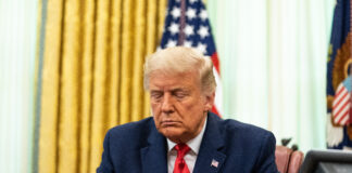 Rugăciune în Biroul Oval pentru Trump. Casa Albă este acuzată că ar fi „manipulat” un grup de episcopi catolici în scopuri politice