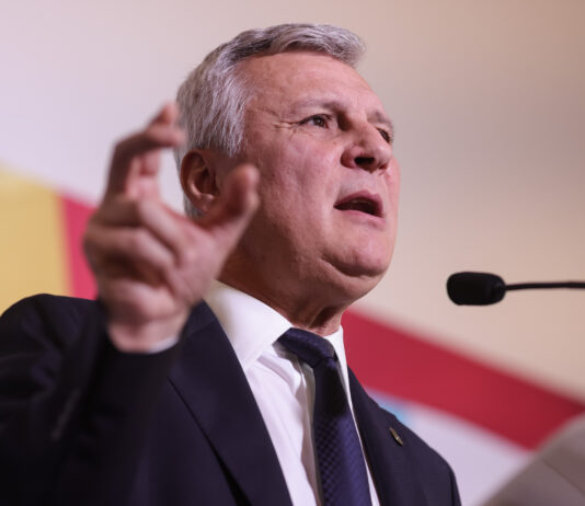 Sume uriașe necheltuite la Ministerul Economiei, potrivit lui Daniel Zamfir: execuție bugetară sub 25% la investiții și turism
