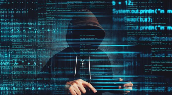 „Trăim într-o lume nouă”. Un singur hacker a compromis site-urile a peste 100 de companii cu ajutorul AI. Cât l-au costat atacurile