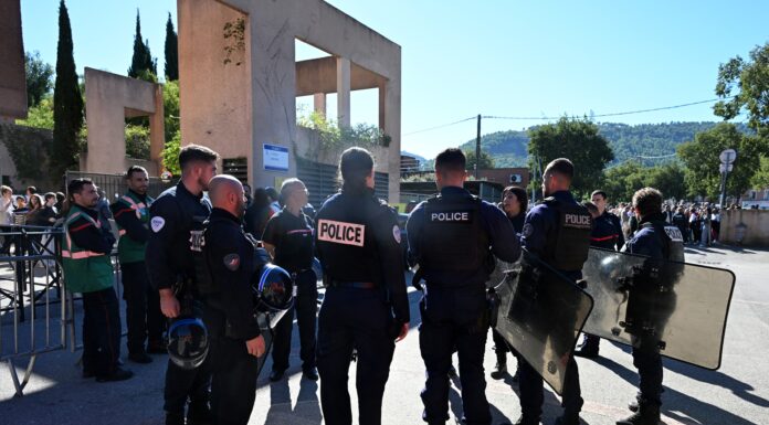 Un elev de 14 ani a deschis focul într-o școală din Franța. Cum a reușit să introducă arma în unitatea de învățământ