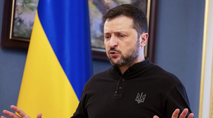 Volodimir Zelenski: Putin a ordonat armatei ruse să renunțe la „regulile războiului”. Moscova neagă că lovește ținte civile